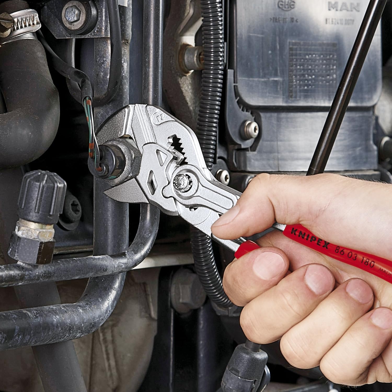 The ergonomic design of the KNIPEX Pliers Wrench ensures optimal comfort and durability.