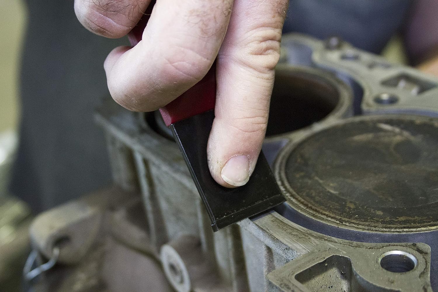 The Lisle Carbide Scrapers are crafted for efficiency and durability, ideal for demanding scraping tasks.